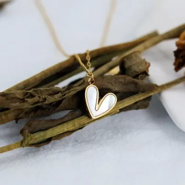 ANENJERY L316 Stainless Steel White Shell Heart Pendant Necklace for Women Dainty Simple Tender Clavicle Chain Jewelry Gift 4