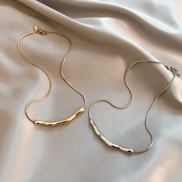 European and American Fashion Simple Stainless steel Gold Color Collarbone Chain For Women’s Fashion Short Necklaces Jewelry 3
