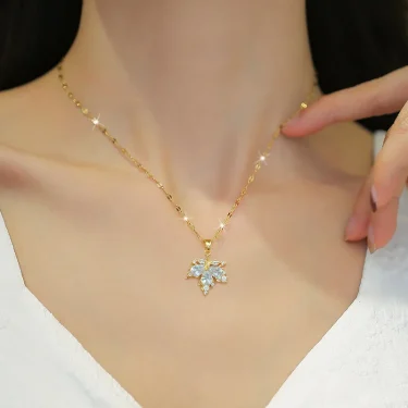 Fashion Micro-inlaid Necklace Earring Set Light Luxury Maple Leaf Personality Temperament Banquet Earrings Clavicle Chain 4