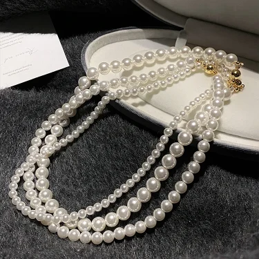 Girl’s Imitation White Pearl Magnetic Round Buckle Beadeds Chain Necklace 2024 New Collarbone Chain Elegant Jewelry for Women 3