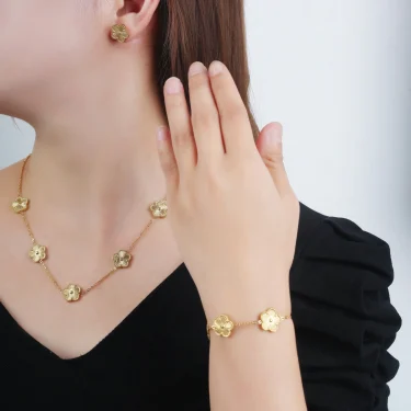 Classic Stainless Steel Hot Selling Golden Clover Adjustable Bracelet Luxury Five Leaf Flower Bracelet Jewelry For Women Gift 6