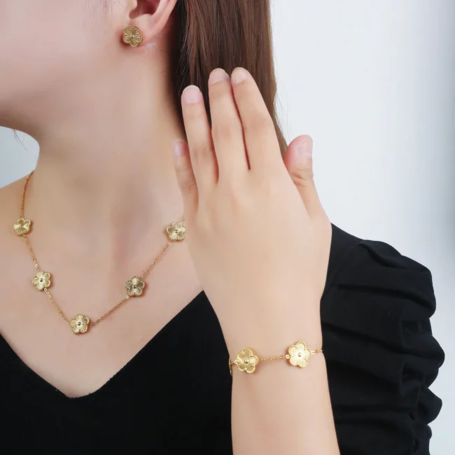 Classic Stainless Steel Hot Selling Golden Clover Adjustable Bracelet Luxury Five Leaf Flower Bracelet Jewelry For Women Gift 6