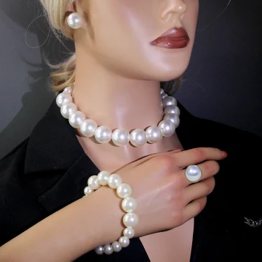 5 Women's Vintage Light Luxury French 5 Piece Imitation Pearl Jewelry Fashion Wedding Earring Bracelet Necklace Ring Set 2