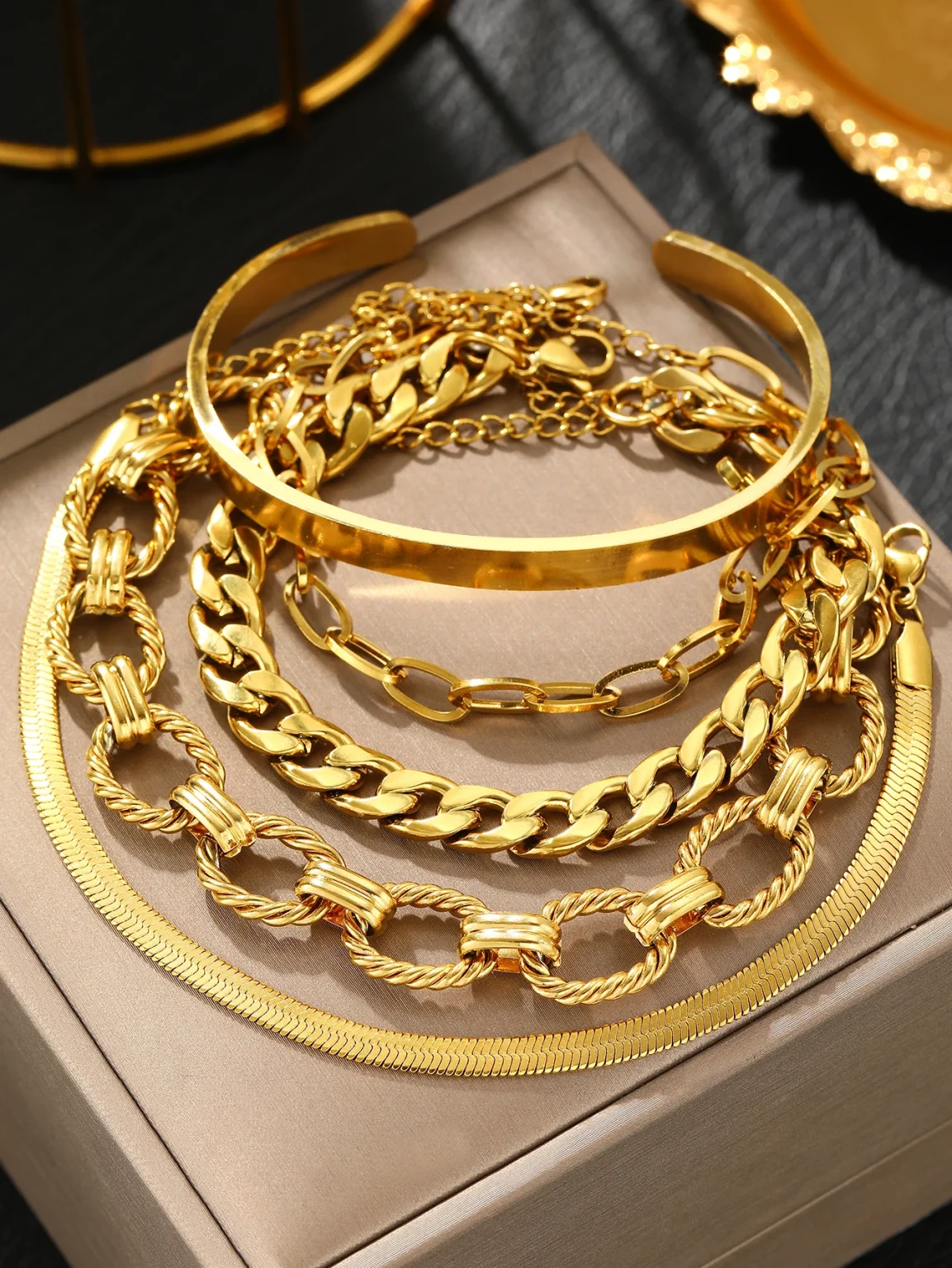 Stainless Steel Jewelry Set Five Bracelets Set Classic Ornate Design Jewelry Set For Women Jewelry Fashion New Products Gifts 3