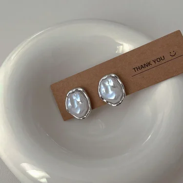 Geometric Irregular Round Metal Pearl Earrings for Women 2024 Minimalist Style Personality Earrings Trendy Jewelry Gift 2