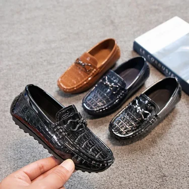 Boys Leather Shoes Round-toe Flat Soft Kids Fashion Casual Loafers Glossy Metal Buckle Children Moccasins Non-slip Britain Style 1