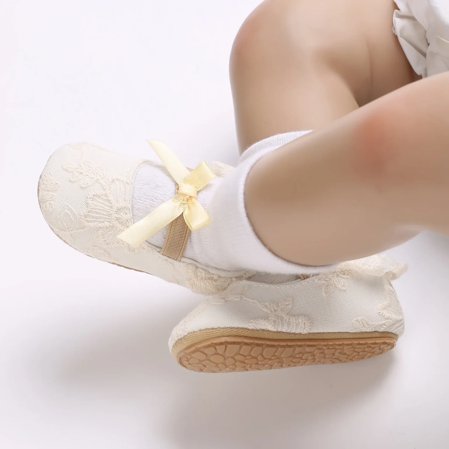 Cute White Lace Baby Girl Princess Shoes Baby Moccasins Moccs Shoes Bow Fringe Rubber Soled Non-slip Footwear Crib Shoes 0-18M 6