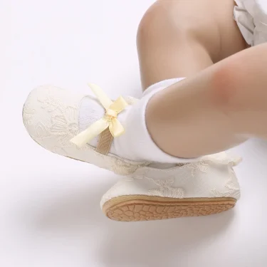 Cute White Lace Baby Girl Princess Shoes Baby Moccasins Moccs Shoes Bow Fringe Rubber Soled Non-slip Footwear Crib Shoes 0-18M 6