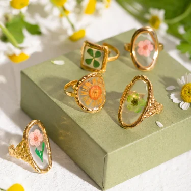 Light Cozy 18k Gold Plated Minimalist Polygonal Dry Flower Opening Ring Women Personalized Stainless Steel Statement Jewelry 4