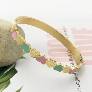 New Sweet Heart Charm Cuff Bangles For Girls Stainless Steel Gold Plating 7mm Width Luxury Wristband Wedding Women Love Jewelry 2