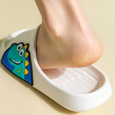 Cartoon children slippers summer soft sole anti slip indoor bathing anti fall girls and boys sandals and slippers 3