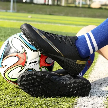 Men Turf Soccer Shoes Boys Soccer Field Cleats Anti Skid Outdoor Futsal Sneakers Fashion Youth Society Football Boots Plus Sized 3
