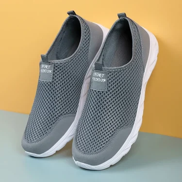 New Summer Men's Shoes Outdoor Casual Sneakers Lightweight Breathable Mens Loafers Slip-on New Men Shoes Zapatos Hombre 2