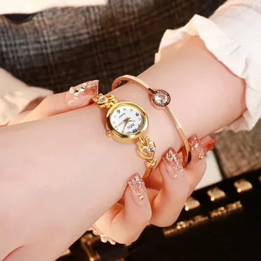 2024Fashion Women Heart Bracelet Watch Rose Gold Quartz Watch Wristwatch Women Dress Casual Bracelet Watches Clothes Accessories 4