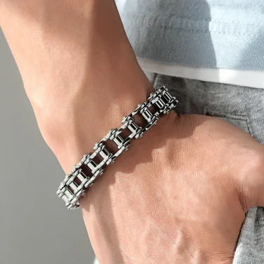 Fashion Men Cuban Bracelet Stainless Steel Women Bracelet on Hand for Couple Unisex Wrist Chain Jewelry 1