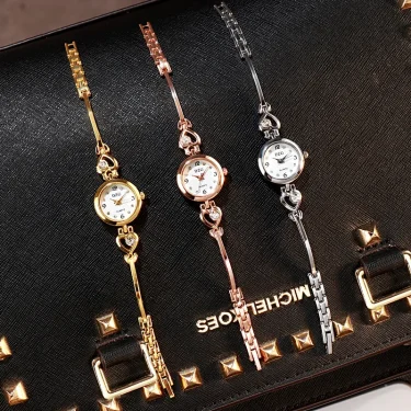 2024Fashion Women Heart Bracelet Watch Rose Gold Quartz Watch Wristwatch Women Dress Casual Bracelet Watches Clothes Accessories 1