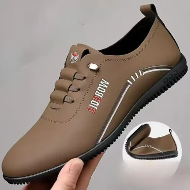 Retro Leather Shoes for Men Summer 2025 New Outdoor Lightweight Men's Loafers British Peas Shoes Men's Moccasins Tenis Masculino 2