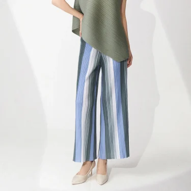Summer Women's Straight Casual Pants 2025 New Striped Elastic Waist Wide Leg Pants Miyake Pleated Trousers 2