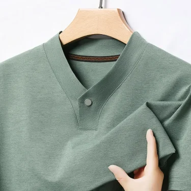 2025 Korean Style Men's Casual and Fashionable One Button V-neck Solid Color Short Sleeved T-shirt Summer Versatile Top 3