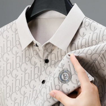 New Men's Business Casual Short Sleeved Shirt with Badge Solid Color Polo Shirt Fashionable Breathable Comfortable Versatile Top