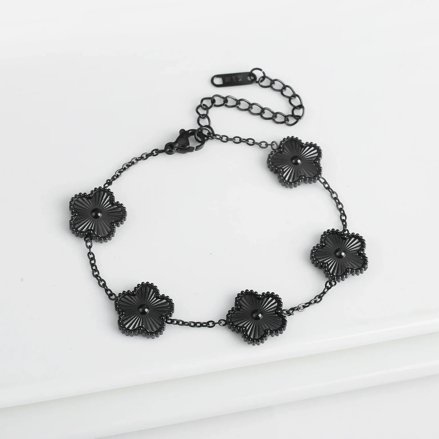 Light Luxury Fashion Stainless Steel Five Leaf Flower Adjustable Bracelet Vintage for Men Women Fashion Wrist Jewelry Clover 2