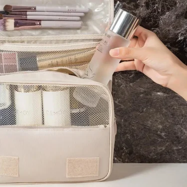 Portable Travel Multi Functional Hanging Cosmetic Bag Business Trip Washable Bag Large Capacity Dry Wet Separation Handheld Bag 4
