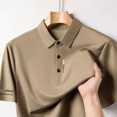 New Men's Business Casual Short Sleeved Shirt with Badge Solid Color Polo Shirt Fashionable Breathable Comfortable Versatile Top 2