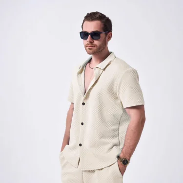 New men's summer casual and trendy solid-color jacquard lapel cardigan with buckle-shaped outdoor short-sleeved sports shirt top 1