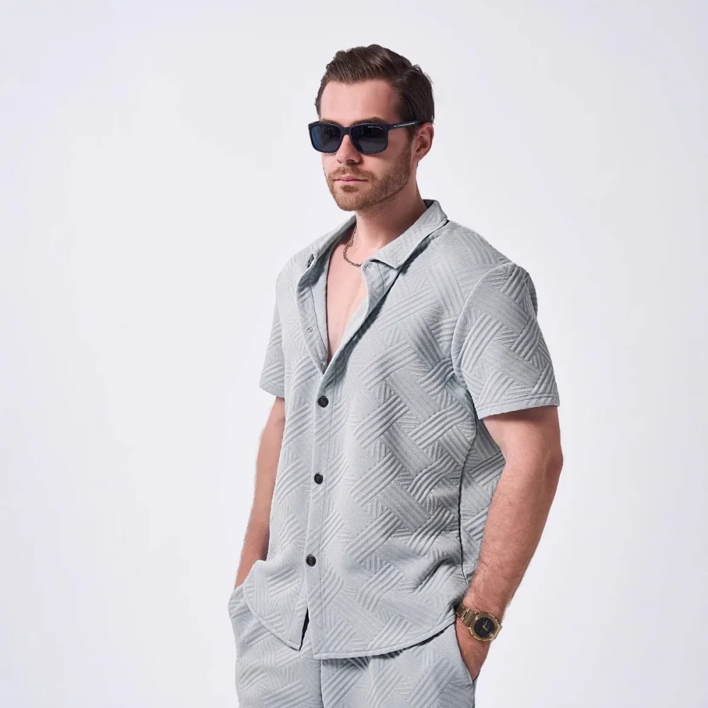 New men's summer casual and trendy solid-color jacquard lapel cardigan with buckle-shaped outdoor short-sleeved sports shirt top 3