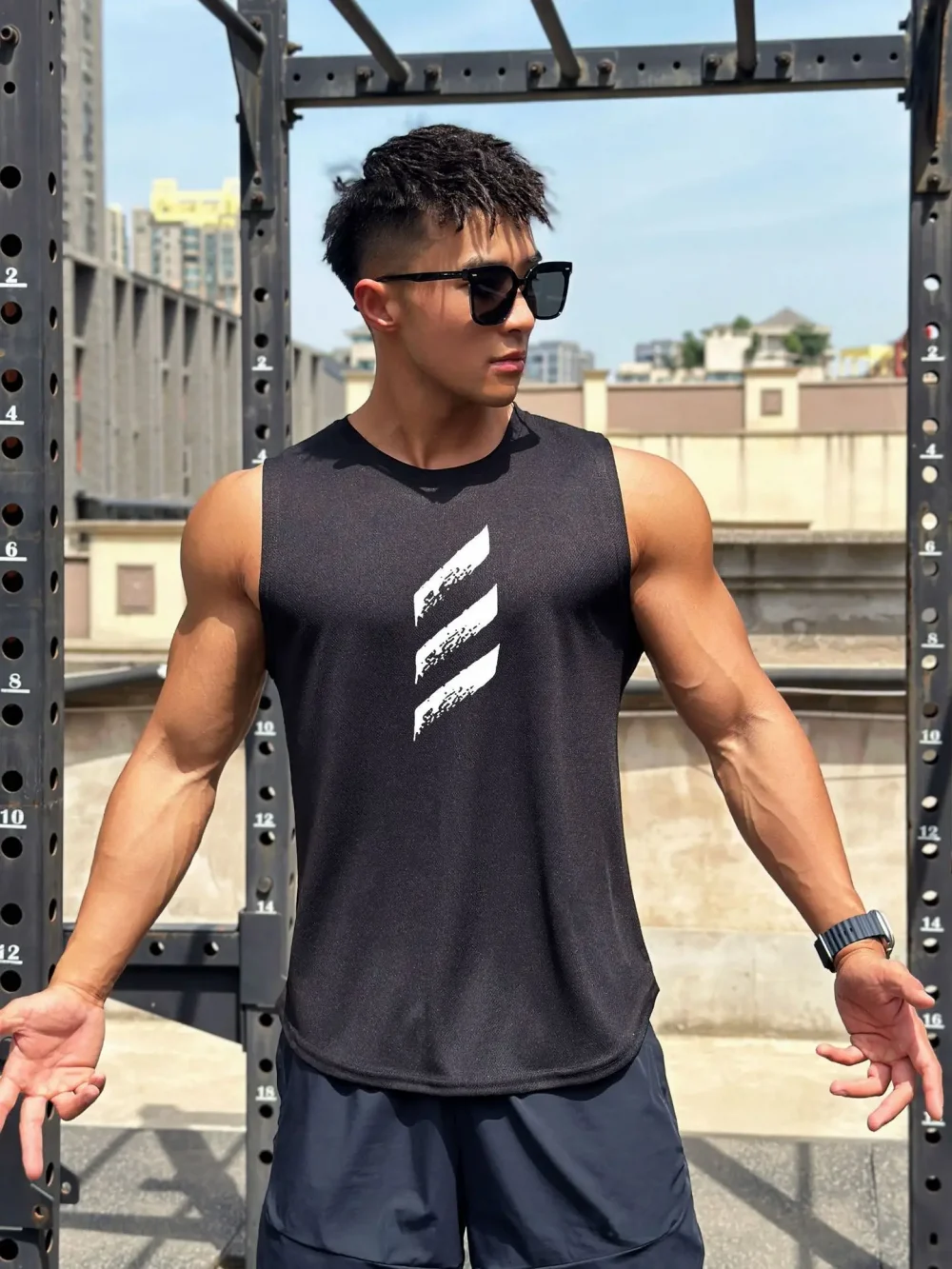 Fashion Simple Men's Tank Tops Casual O-neck Sleeveless Shirts Summer Quick Dry Breathable Gym Tees Outdoor Fitness Sports Vest 1