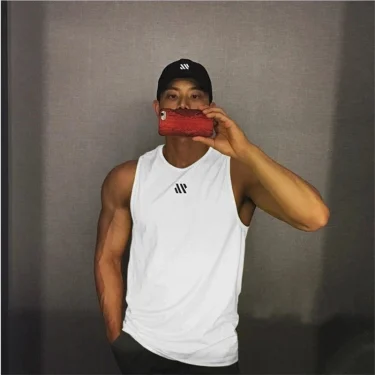 2025 Mens fitness gyms Tank top men Fitness sleeveless shirt Male mesh breathable Sports vest Undershirt Gyms Running vest men 2