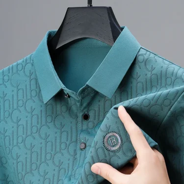 New Men's Business Casual Short Sleeved Shirt with Badge Solid Color Polo Shirt Fashionable Breathable Comfortable Versatile Top 4