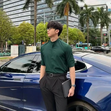 Ice Silk Slim Fit Plain Half Sleeve Men's Shirt With Collar Summer Original Casual Fashion 2025 Button Up Tops Male Shirts Sale 2