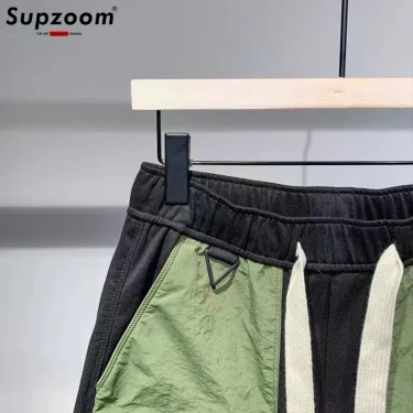 Supzoom New Arrival Summer Loose Casual High Street Trendy Contrast Color Stitching Pocket Personalized Workwear Shorts Men 4