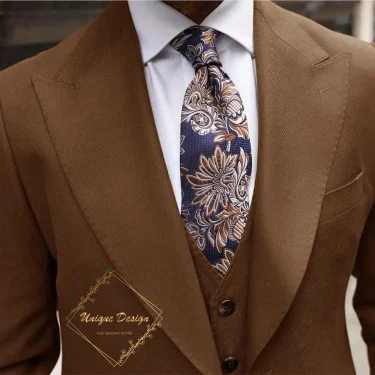 Classic brown men's suit 3-piece set peak lapel jacket vest pants slim fit attire for formal meeting wedding prom party concert 3