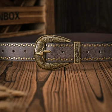 A men's and women's vintage bull head relief metal buckle casual style brown riveted PU belt suitable for daily business attenda 6