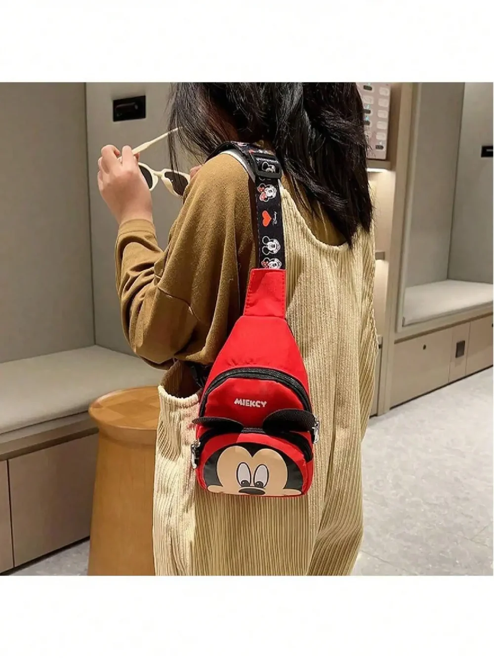 Disney 2025 New Fashion Mickey Cartoon Single Shoulder Crossbody Bag for Boys and Girls Cute Girls Coin Crossbody Bag 3